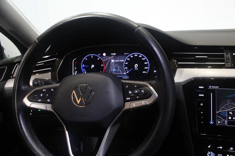 Volkswagen Passat (2021) 2.0TDI DSG Matrix display  - fotka 30 z 31