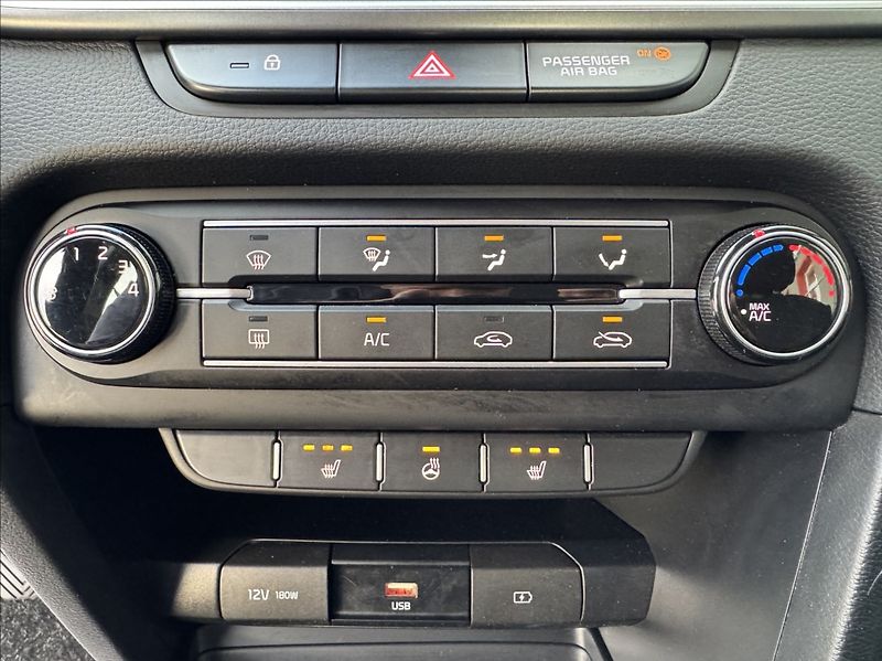 Kia Ceed 1,6 CRDi SW FRESH DPH 1.maj ČR - fotka 36 z 50
