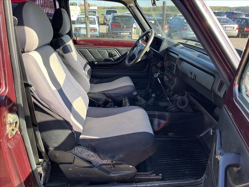Lada Niva 1,7 i PRAKTIK 2MÍSTA 4x4 TAŽNÉ - fotka 11 z 30