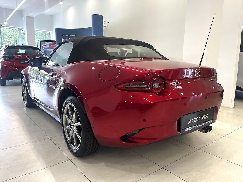 Mazda MX-5 (2026) 1.5L G132 6MT RWD Exclusive  - fotka 5 z 17