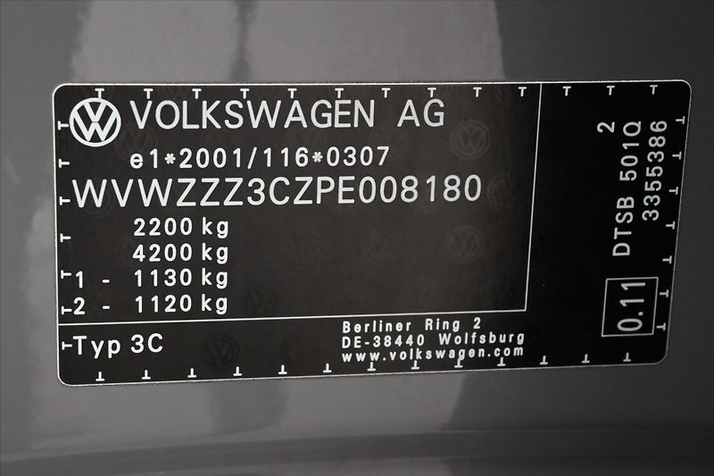 Volkswagen Passat 2,0 TDI 110 kW DSG Business Zá - fotka 12 z 32