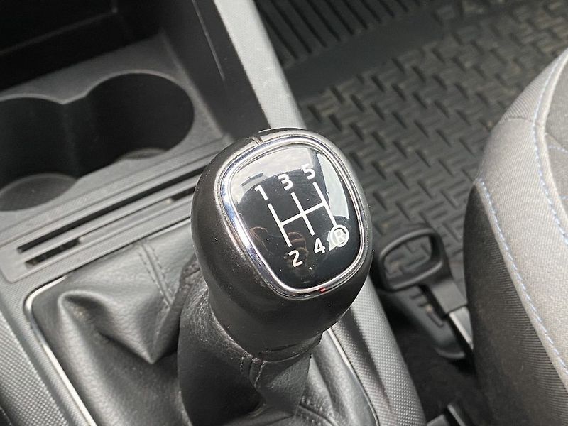 Škoda Fabia 1.0MPi, ČR, manual, 2x kola - fotka 15 z 16