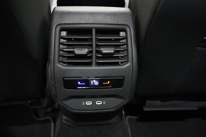 Cupra Formentor VZ 2.0 TSI 228kW 4x4 DSG - fotka 23 z 27