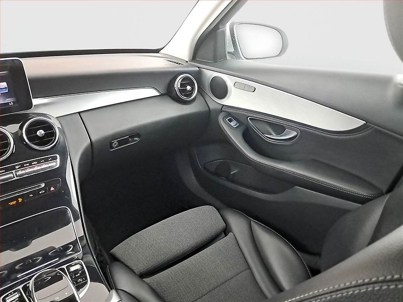 Mercedes-Benz Třídy C (2014) C 180, Automat, Kůže, Tempomat - fotka 8 z 20