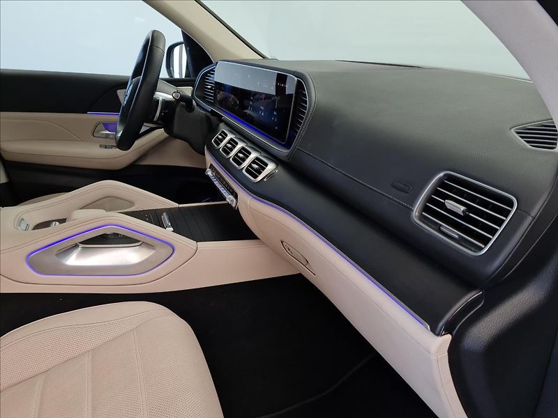 Mercedes-Benz GLS 450 d 4MATIC AMG Line - fotka 17 z 23