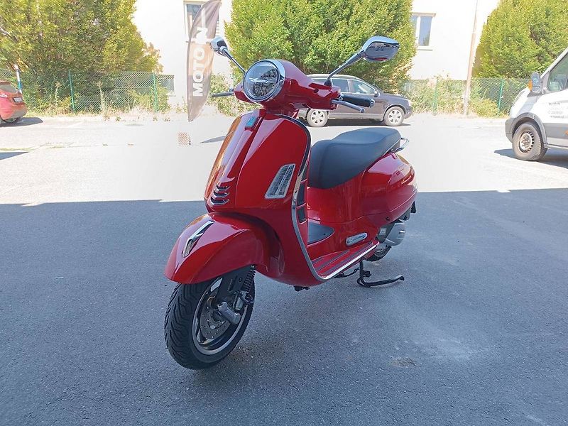 Vespa GTS 125 Super (2026) Rosso Coragiosso FL26 - fotka 3 z 10