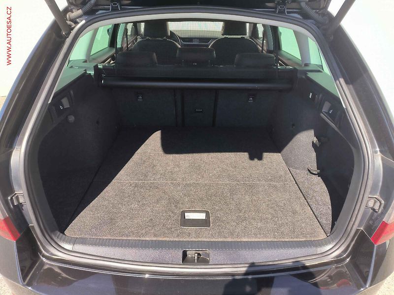 Škoda Octavia (2018) 1.6 TDi, Style, DSG, LED - fotka 7 z 26