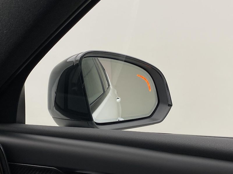Volvo XC40 (2026) B3 AUT DARK PLUS - fotka 32 z 58