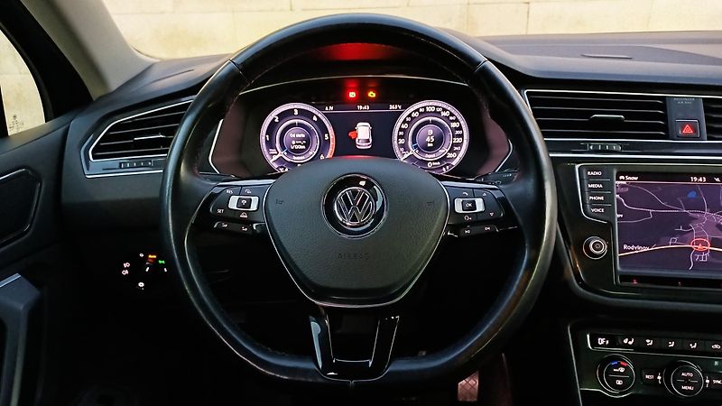 Volkswagen Tiguan TDI 110kW 4x4 HIGHLINE - fotka 26 z 50