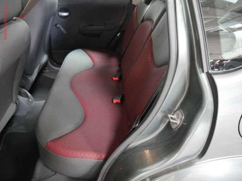 Citroën C3 (2009) 1.4 i, AC, tažné - fotka 10 z 16