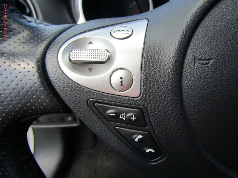 Nissan Juke (2015) 1.2DiG-T, Navigace, AC - fotka 15 z 18