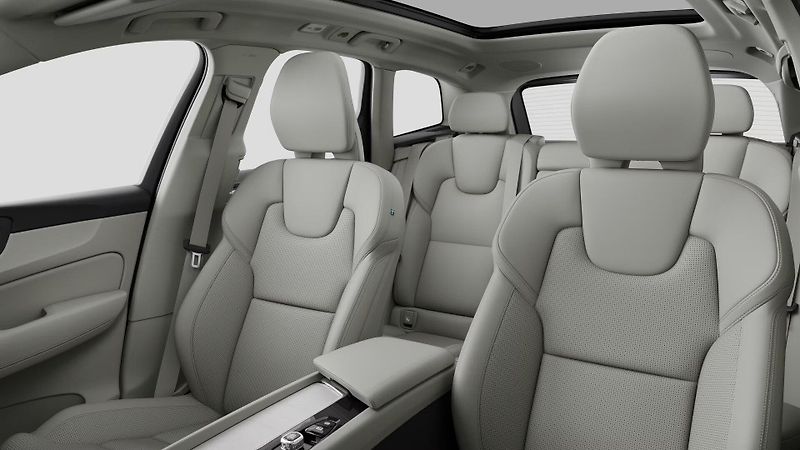 Volvo XC60 (2026) ULTRA DARK, B5 AWD, 184+10 kW - fotka 9 z 10