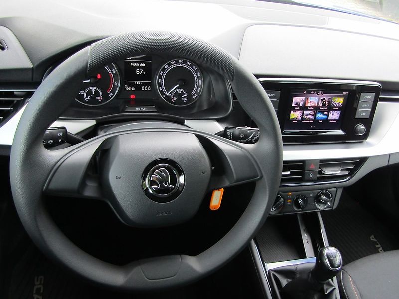 Škoda Scala (2021) 125 Let 1.0 TSI 81KW - fotka 17 z 30