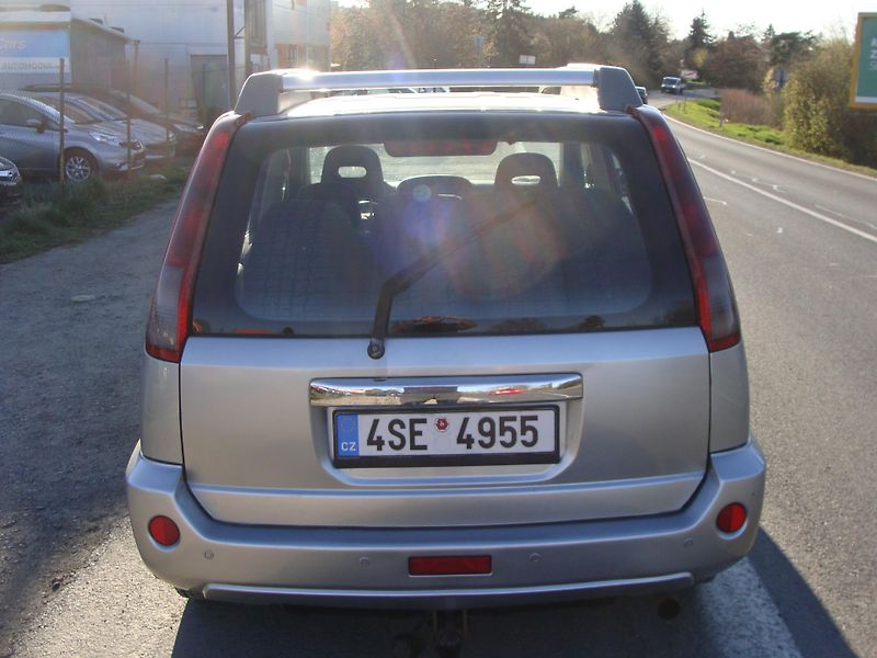 Nissan X-Trail 2.2 DCi, 100 kW, 4x4, klima - fotka 4 z 31