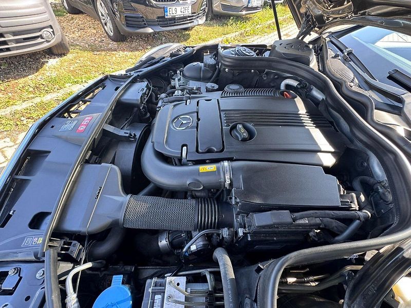 Mercedes-Benz Třídy E (2010) 200 CGI 1,8 135 KW AVANTGARDE - fotka 49 z 50