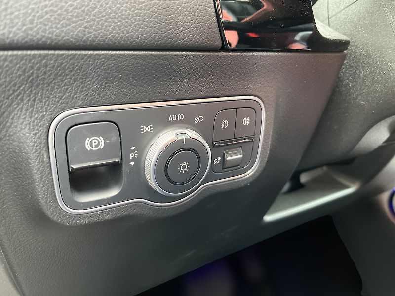 Mercedes-Benz GLA 250 4MATIC Urban Keyless LED - fotka 12 z 21