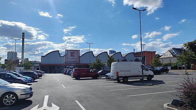Kaufland je spolu s Lidlem součástí Schwarz Gruppe. Rozhodnutí o služebních elektromobilech se zatím týká pouze německé flotily., zdroj: V0lkanic, licence CC BY 4.0.