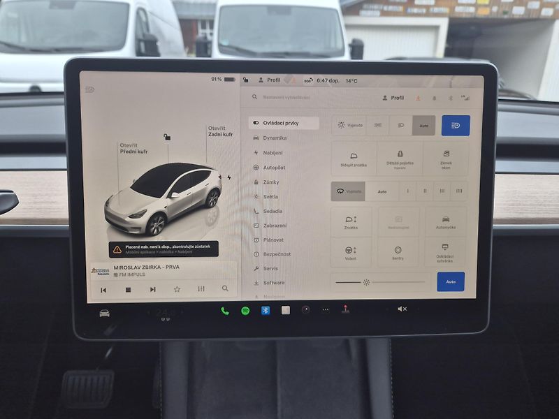 Tesla Model Y LONG RANGE DUAL MOTOR  92% - fotka 21 z 50