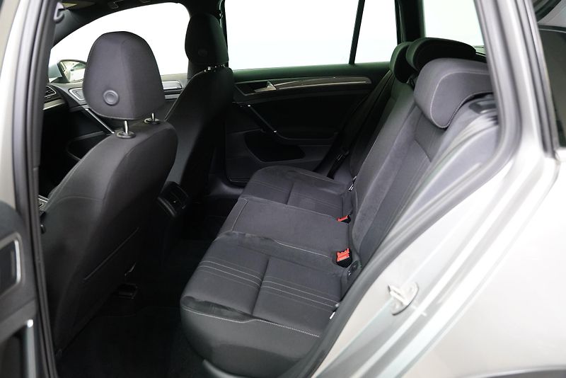 Volkswagen Golf - fotka 24 z 25