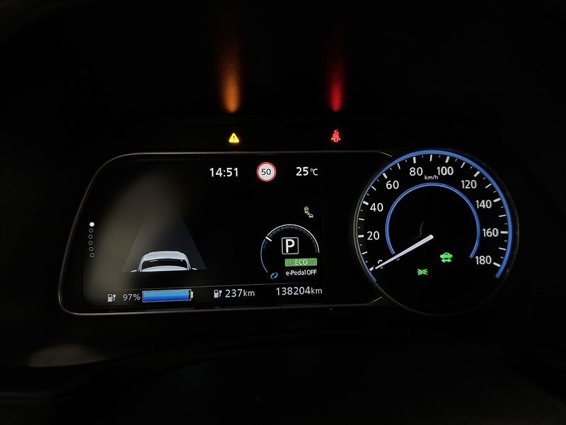 Nissan Leaf Electric drive 110kW Business - fotka 19 z 41