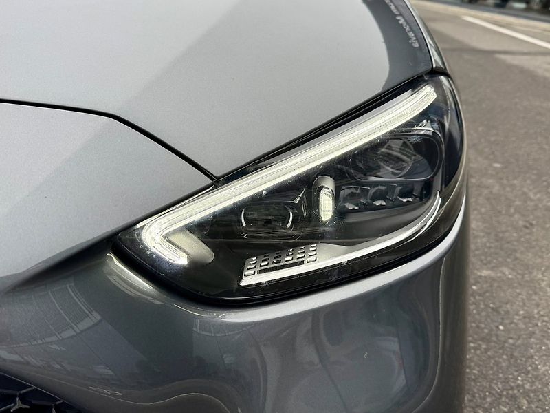 Mercedes-Benz Třídy C (2024) 300 4MATIC - fotka 35 z 41