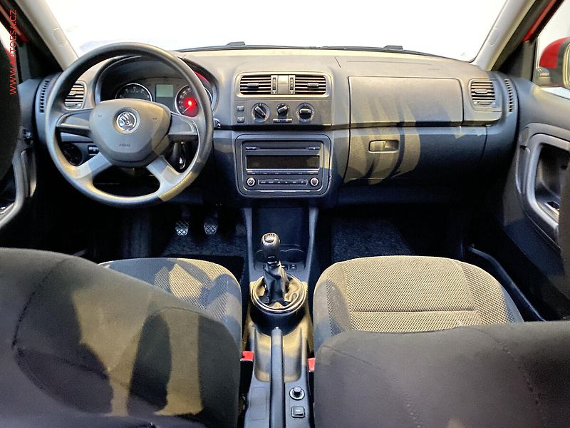 Škoda Fabia (2014) 1.2 TSI, AC, výhřev sed - fotka 8 z 16