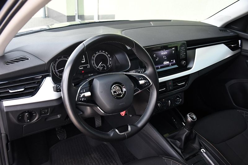 Škoda Scala 1.5TSi ČR 1M - fotka 15 z 37