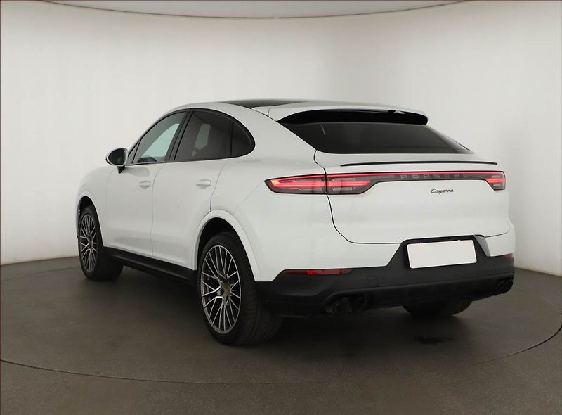 Porsche Cayenne (2022) V6 - fotka 4 z 18