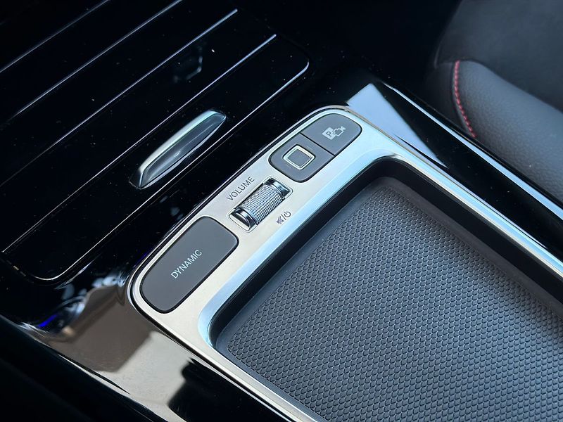 Mercedes-Benz Třídy A A 200 d AMG Style Edition - fotka 31 z 34