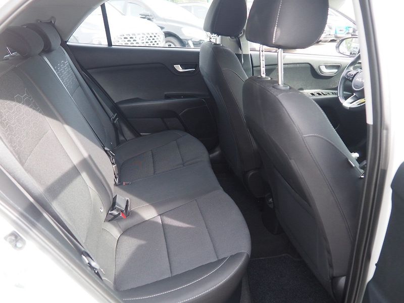Kia Rio (2022) 1.0 T-GDI GPF Exclusive 74kW 6 - fotka 15 z 36