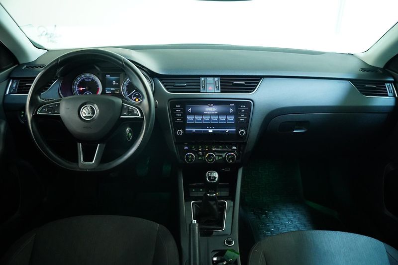 Škoda Octavia - fotka 5 z 26