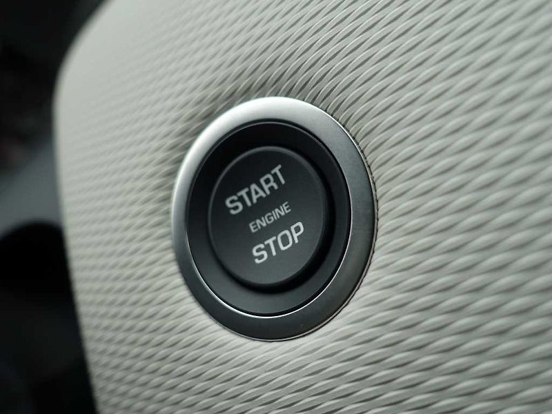 Land Rover Discovery Sport 2,0 R-Dynamic SE D200 - fotka 23 z 36