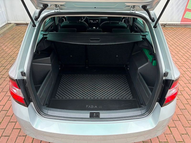 Škoda Fabia 1.2 TSi Style, ČR, Serviska - fotka 10 z 23