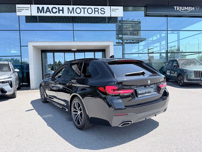 BMW Řada 5 530d Touring, Natáčecí náprava - fotka 5 z 26
