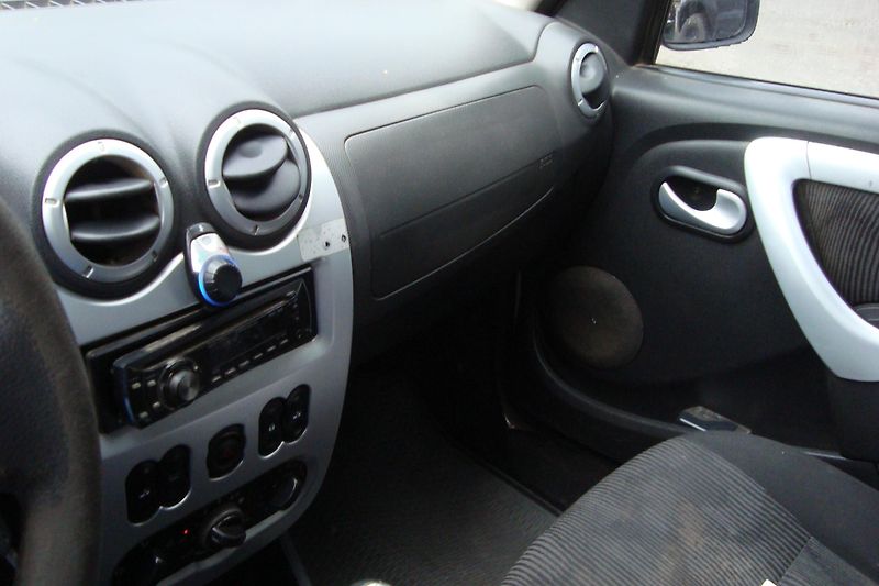 Dacia Logan (2009) 1.5 DCi - fotka 38 z 44