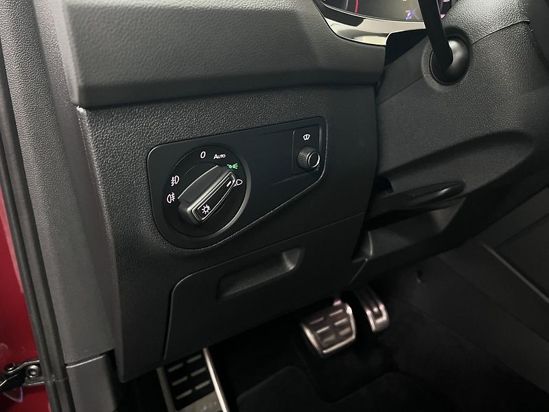 Volkswagen Tiguan IQ.DRIVE, 2.0 TSI 140 kW, 4x4 - fotka 14 z 44