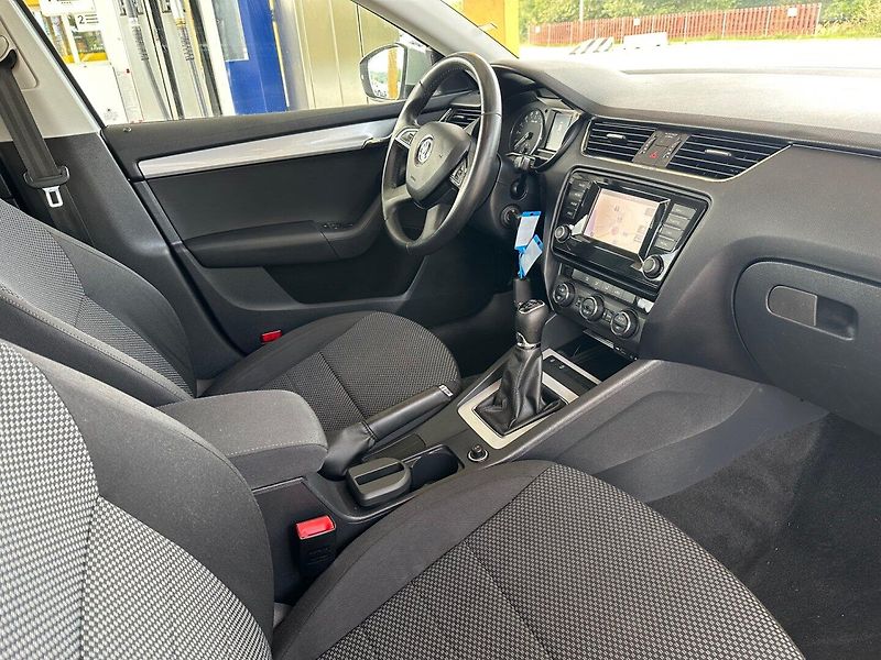 Škoda Octavia (2014) 1.6TDi NAVI,GARANCE KM - fotka 8 z 15