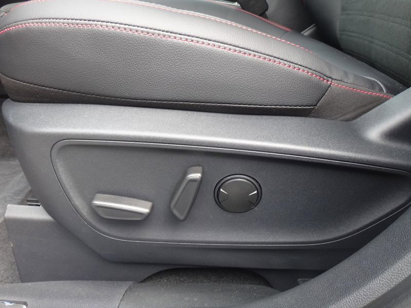 Ford Kuga (2022) ST-Line X, 1.5EcoBoost 110kW/1 - fotka 21 z 24