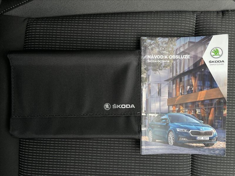 Škoda Octavia 2,0 TDI Combi Ambition Plus KE - fotka 19 z 24