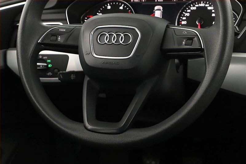 Audi A4 (2018) 2.0 TDI, 4X4, Navi, Bi-Xenony - fotka 17 z 20