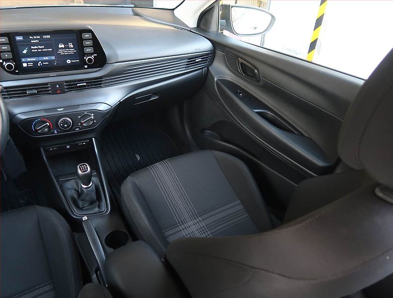 Hyundai Bayon (2022) 1.2 i, Serv.kniha - fotka 8 z 16