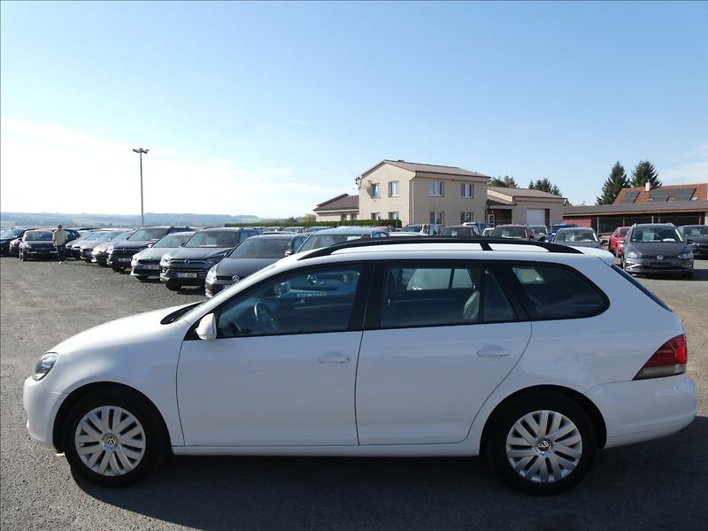 Volkswagen Golf 1,2 TSi 77kW serviska, klima - fotka 6 z 42
