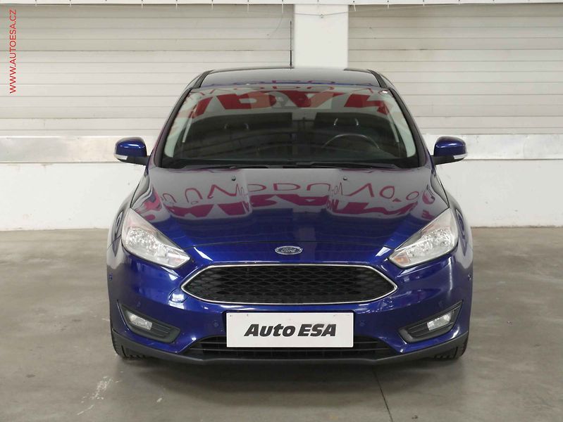 Ford Focus (2015) 1.5 TDCi, Navi, AC, park - fotka 2 z 23