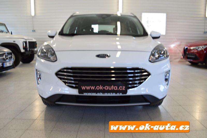 Ford Kuga 1.5 EBLUE TITANIUM 56 000 KM - fotka 12 z 57