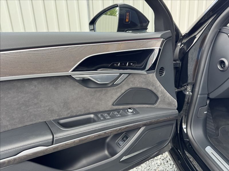 Audi A8 3,0 50 TDI QUATTRO LASER DPH - fotka 23 z 50