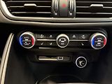 Alfa Romeo Giulia (2025) 2.0 Turbo 280k AT8 AWD  INTENS - náhled 13