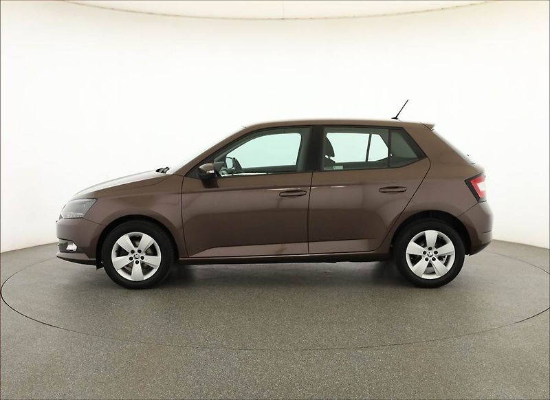 Škoda Fabia (2015) Ambition 1.2 TSI - fotka 3 z 19