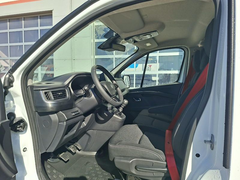 Renault Trafic (2026) L2H1 - 9 míst - fotka 8 z 23