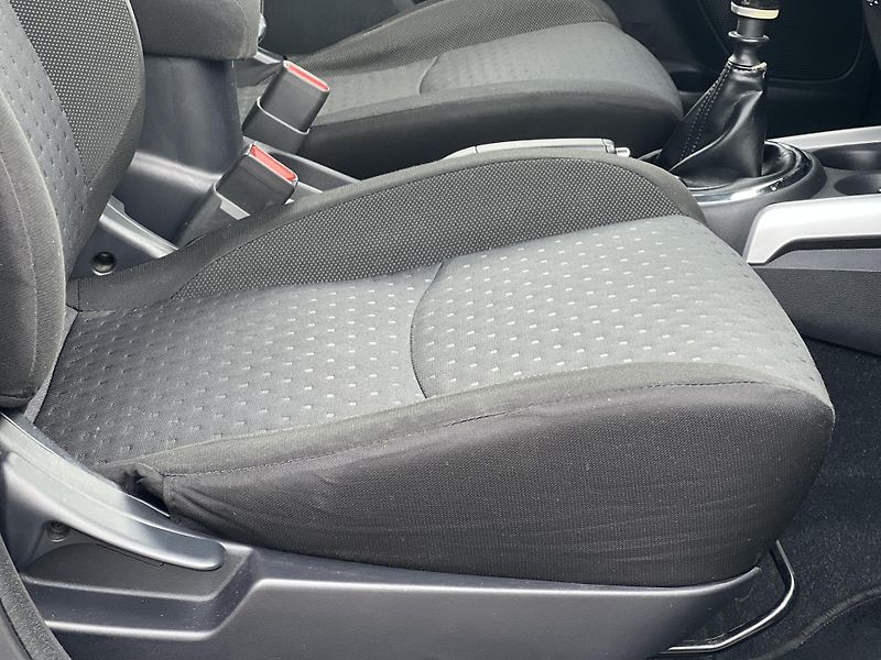Mitsubishi ASX 1.8DI-D 4x4 KLIMA TEMPOMAT ALU - fotka 30 z 39