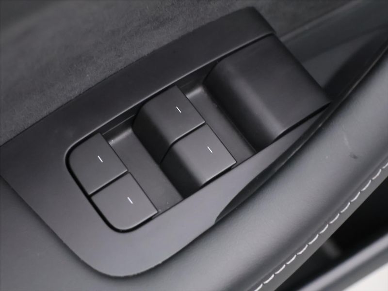 Tesla Model 3 Long Range 75kWh AWD sOH 90% - fotka 17 z 34